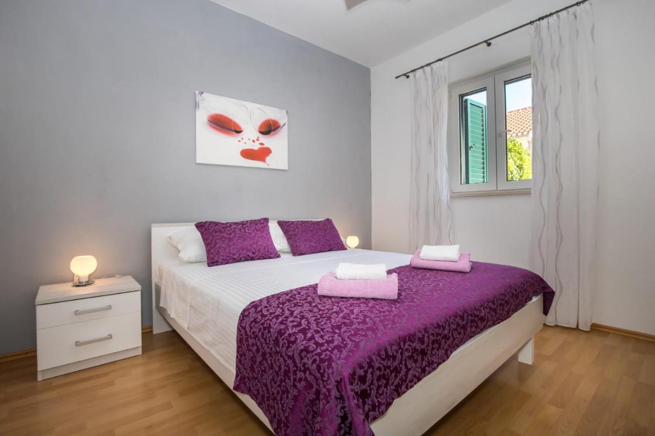 Apartmani Filipic Bol Esterno foto