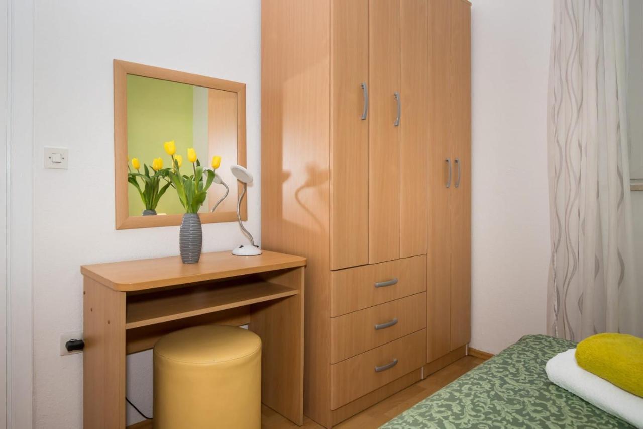 Apartmani Filipic Bol Esterno foto