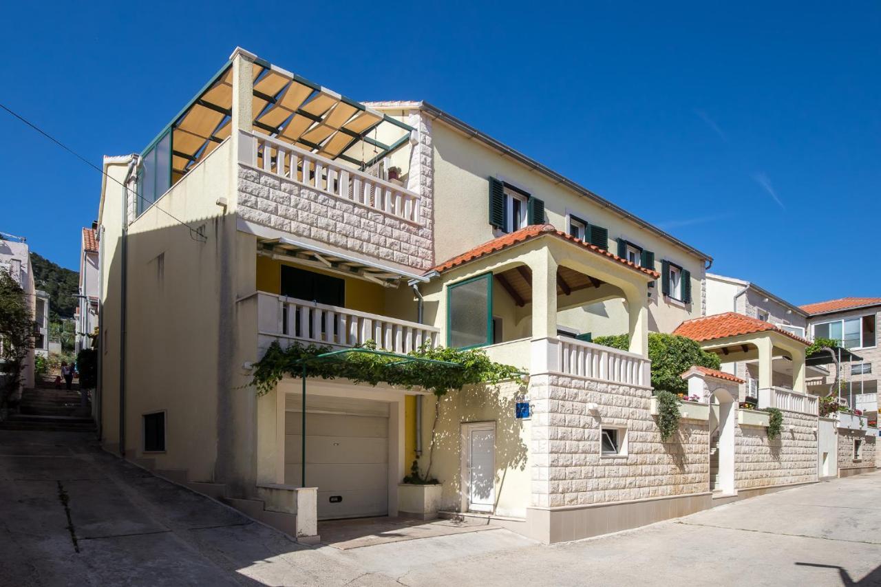 Apartmani Filipic Bol Esterno foto